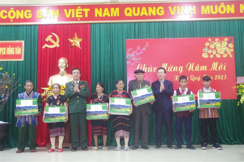 Thường trực Ban Bí thư Võ Văn Thưởng dự Chương trình “Xuân Biên phòng ấm lòng dân bản” - Ảnh 5.