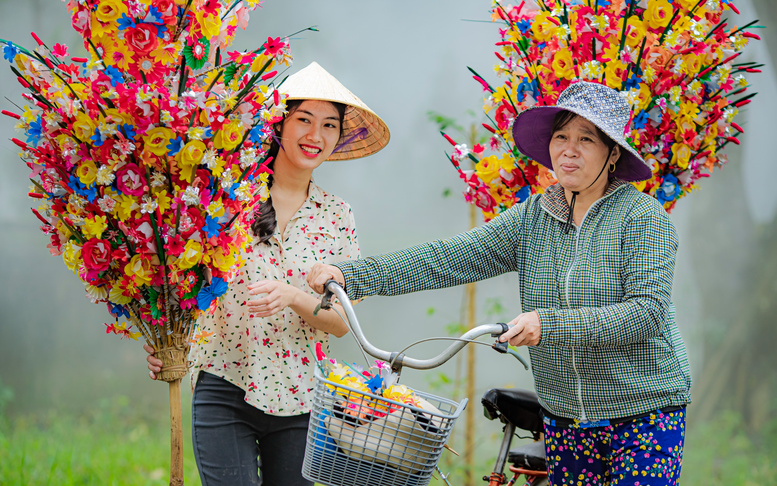 Sắc Xuân làng hoa giấy Thanh Tiên