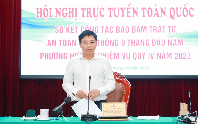 Tước phù hiệu 246 lần trong 9 tháng vẫn vi phạm, xe Thành Bưởi có đang thách thức pháp luật? - Ảnh 1.