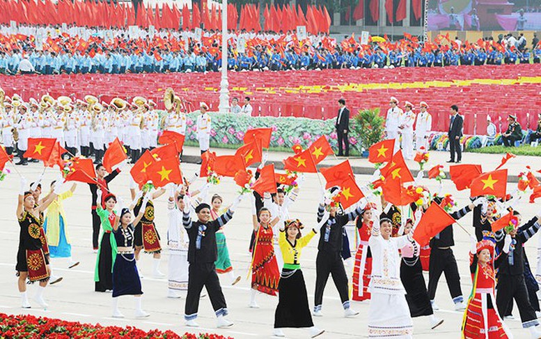 Rực rỡ &quot;Sắc màu các dân tộc Việt Nam&quot;