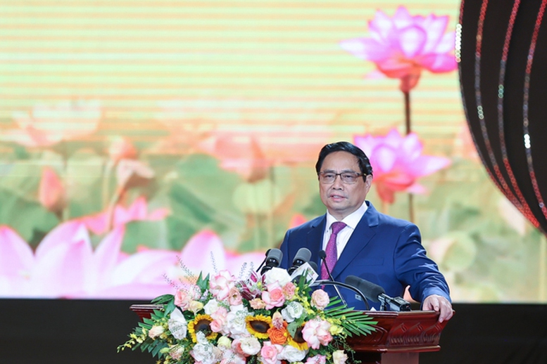 Thủ tướng dự Hội nghị biểu dương điển hình tiên tiến, vinh danh Công dân Thủ đô ưu tú năm 2023 - Ảnh 1.