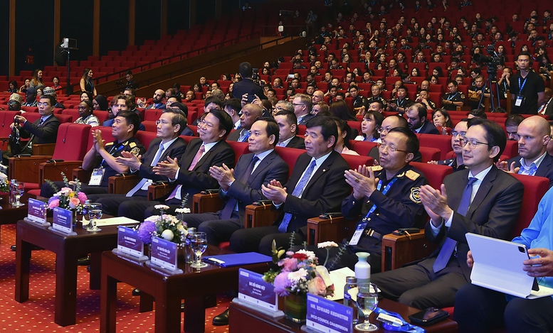 Chất lượng nguồn nhân lực đóng vai trò &quot;quyết định&quot; trong chuyển đổi số hải quan - Ảnh 4.