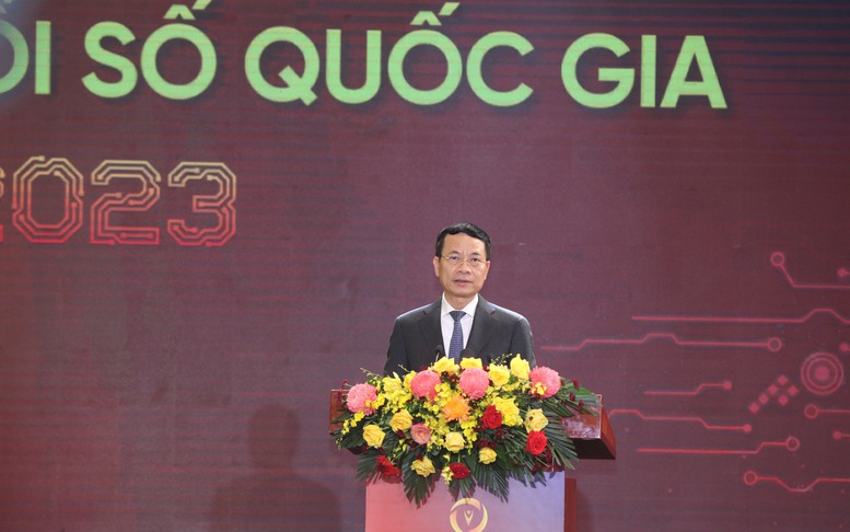 Sử dụng công nghệ mới để giải các bài toán của Việt Nam