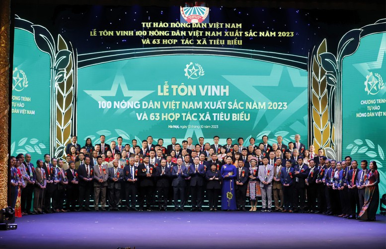 Tôn vinh các nông dân và hợp tác xã xuất sắc 2023 - Ảnh 1.