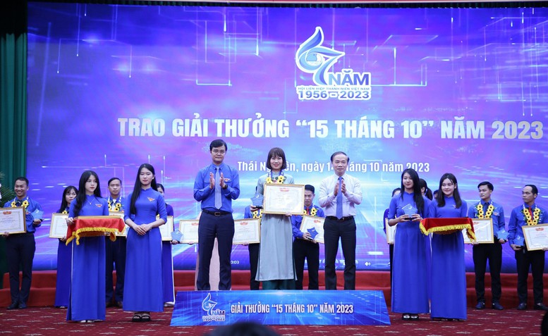 Kỷ niệm 67 năm Ngày truyền thống Hội LHTN Việt Nam, tuyên dương 82 cán bộ Hội xuất sắc - Ảnh 3.