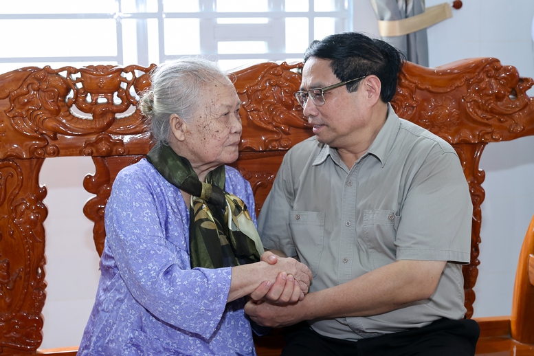 Thủ tướng chúc mừng lễ Sena Dolta của đồng bào Khmer và thăm Mẹ Việt Nam anh hùng tại tỉnh Trà Vinh - Ảnh 4.