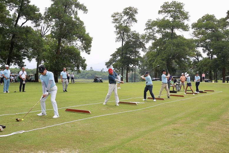 Giải golf từ thiện Swing for the Kids lần thứ 16 chính thức khởi tranh - Ảnh 1.