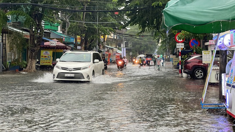 Cần có giải pháp quản trị rủi ro và phòng chống thiên tai cho đô thị ven biển - Ảnh 2.