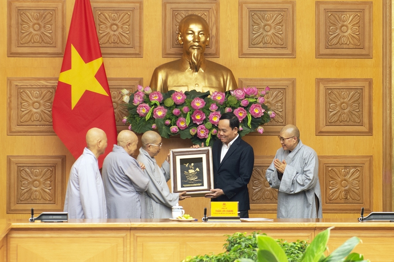 Phó Thủ tướng Trần Lưu Quang tiếp Đoàn đại biểu Ni giới Giáo hội Phật giáo Việt Nam - Ảnh 3.
