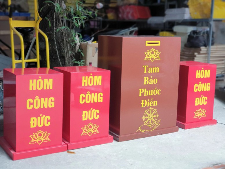 Bộ Tài chính hướng dẫn kiểm tra việc quản lý tiền công đức trên toàn quốc  - Ảnh 1.