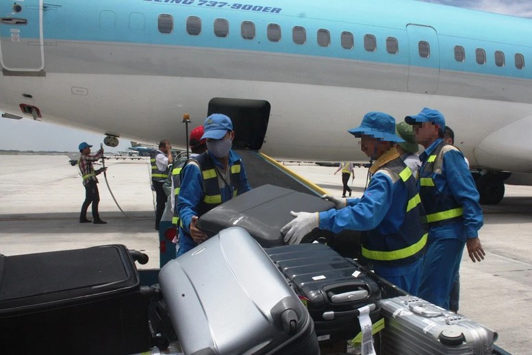 Tăng cường kiểm soát an ninh nội bộ sau vụ việc mất cắp tại sân bay Nội Bài - Ảnh 2.