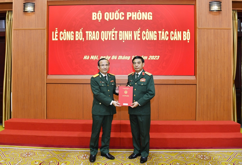 Đại tá Lê Hữu Song là Giám đốc Bệnh viện Trung ương Quân đội 108 - Ảnh 1.