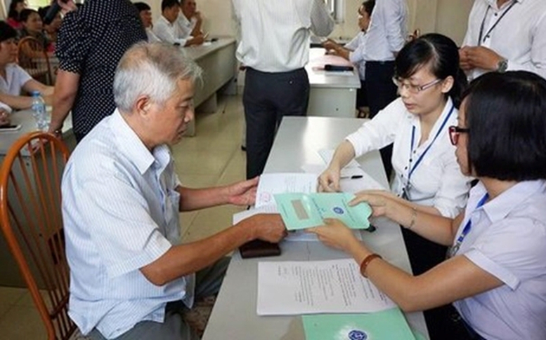 Có được ký hợp đồng làm thêm trong thời gian nghỉ chờ hưu?