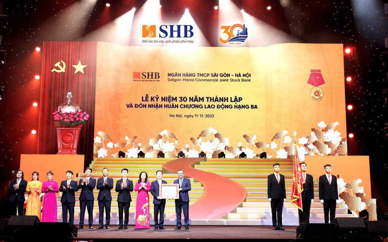 SHB đón nhận Huân chương Lao động hạng Ba
