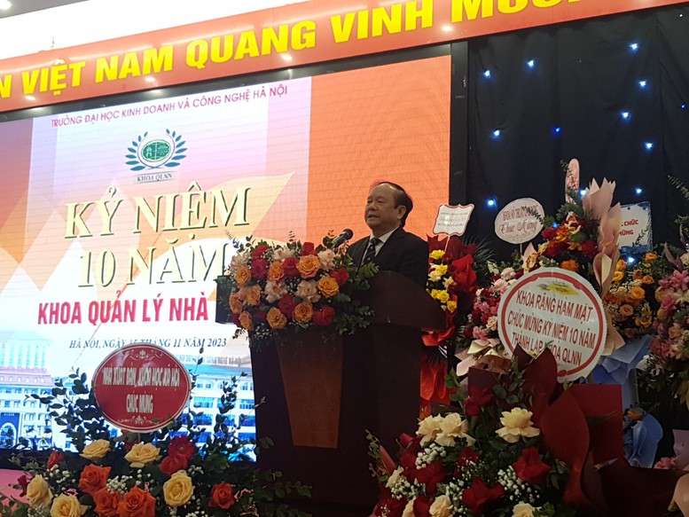 Khoa Quản lý nhà nước- ĐH KD&CN Hà Nội kỷ niệm 10 năm thành lập- Ảnh 2.