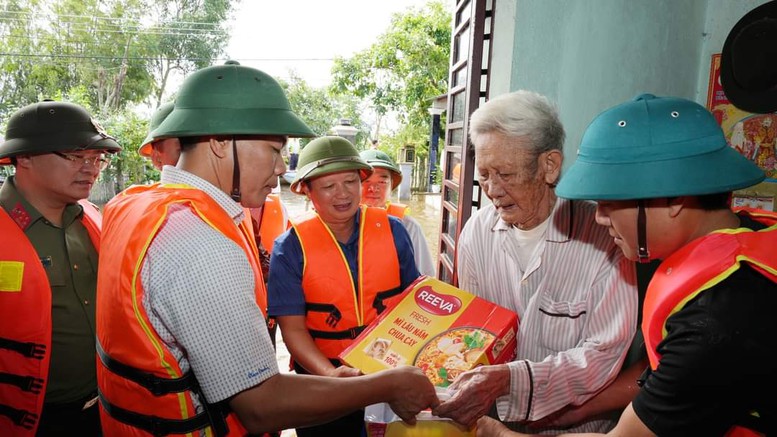 Thừa Thiên Huế: Tập trung khắc phục hậu quả mưa lũ, ổn định đời sống người dân- Ảnh 1.