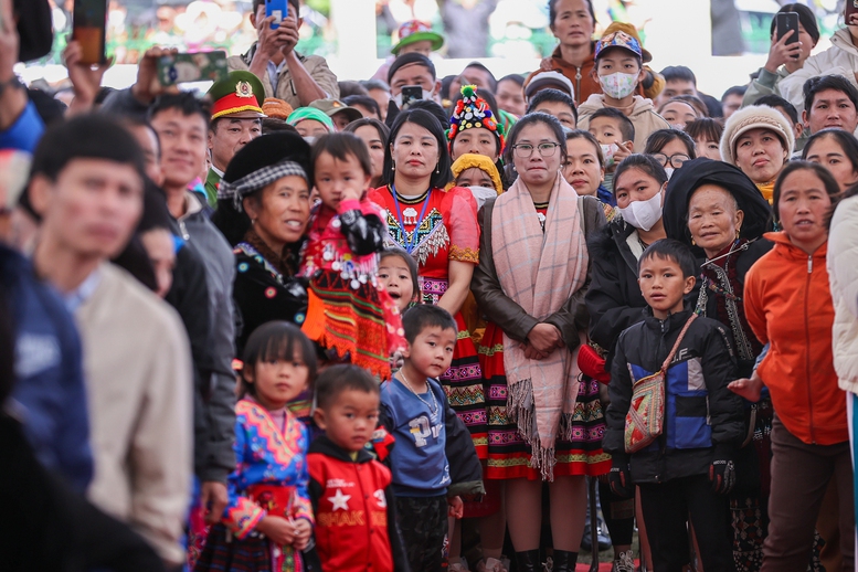 Thủ tướng chung vui Ngày hội đại đoàn kết cùng đồng bào các dân tộc tỉnh Lai Châu- Ảnh 7.