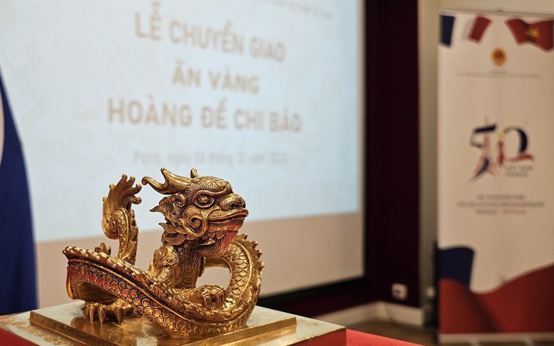 Chuyển giao Ấn vàng 'Hoàng đế chi bảo' từ Pháp về Việt Nam