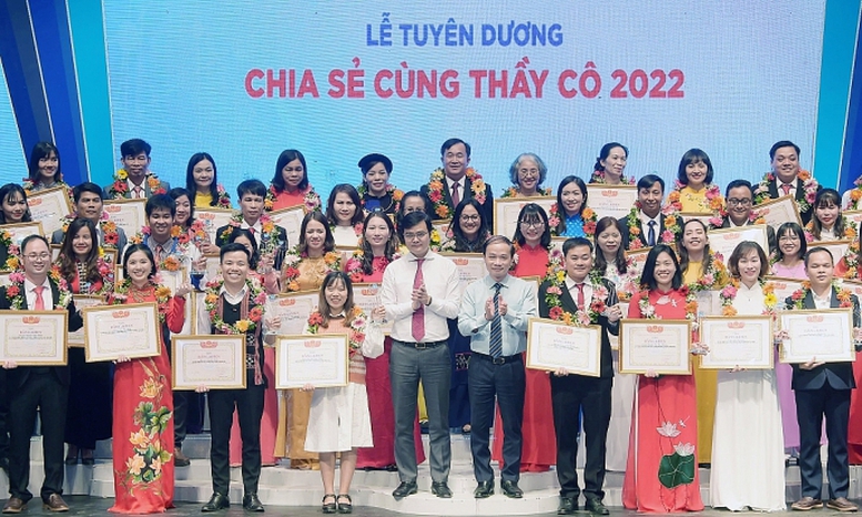 Vinh danh 58 giáo viên tiêu biểu trong chương trình 'Chia sẻ cùng thầy cô' năm 2023 - Ảnh 1.