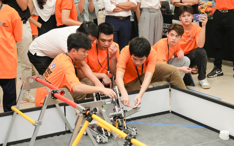 Đại học FPT tổ chức giải thi đấu robot quy mô lớn tại Việt Nam