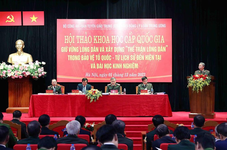 Giữ vững lòng dân và xây dựng 'thế trận lòng dân' trong bảo vệ Tổ quốc- Ảnh 1.
