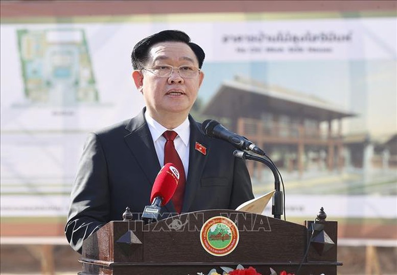 Chủ tịch Quốc hội Vương Đình Huệ thăm Khu di tích Chủ tịch Hồ Chí Minh tại Udon Thani- Ảnh 2.