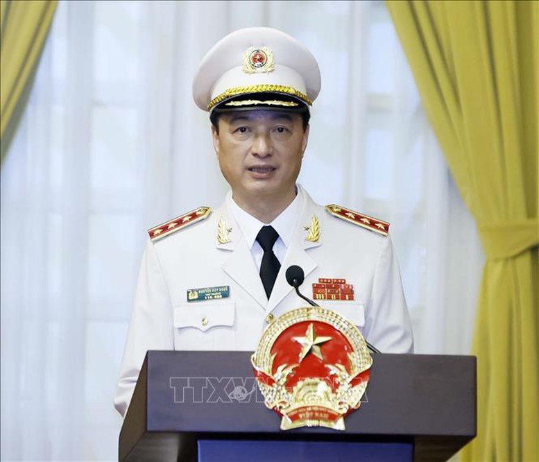 Chủ tịch nước trao Quyết định thăng cấp bậc hàm Thượng tướng cho Thứ trưởng Bộ Công an Nguyễn Duy Ngọc- Ảnh 2.