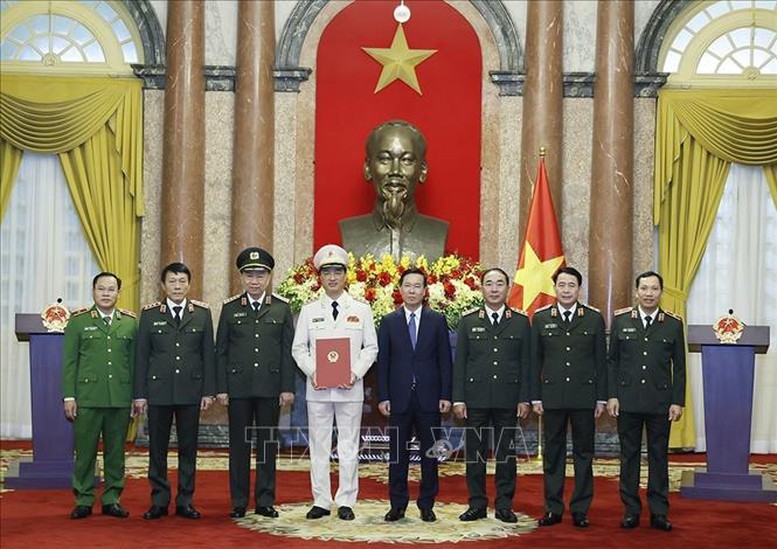 Chủ tịch nước trao Quyết định thăng cấp bậc hàm Thượng tướng cho Thứ trưởng Bộ Công an Nguyễn Duy Ngọc- Ảnh 3.