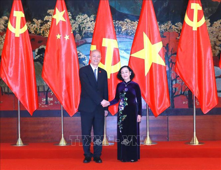 Thường trực Ban Bí thư Trương Thị Mai hội đàm với Chánh Văn phòng Trung ương Đảng Cộng sản Trung Quốc- Ảnh 1.