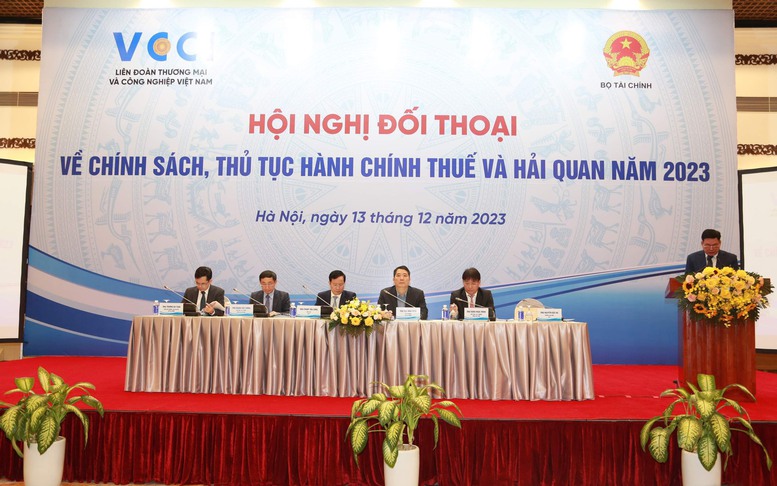 Đối thoại giải quyết vướng mắc cho doanh nghiệp về chính sách thuế, hải quan