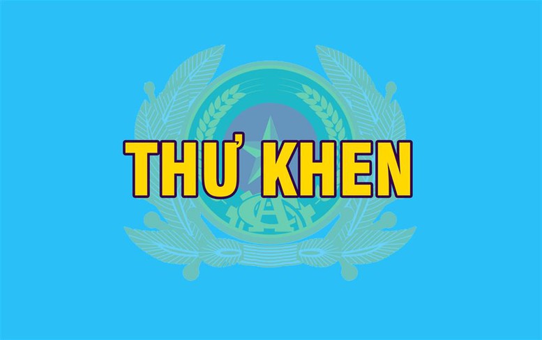 Khen Công an TPHCM có thành tích xuất sắc trong triệt phá băng nhóm mua, bán pháo nổ đặc biệt lớn- Ảnh 1.
