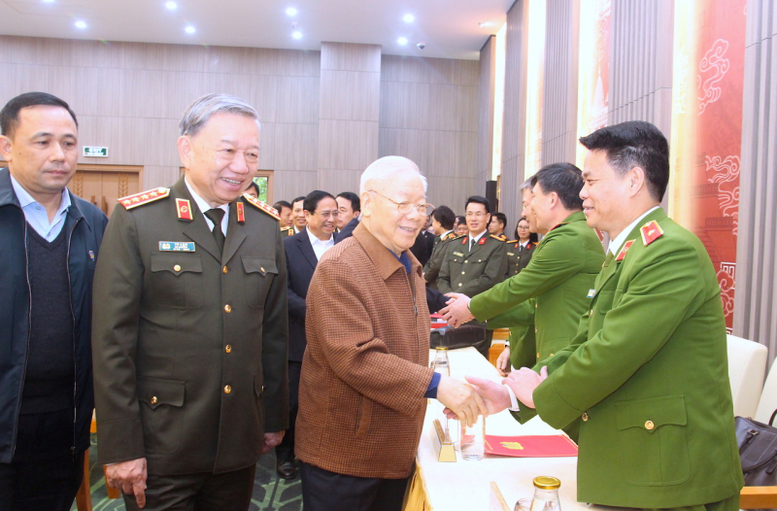 Đảng uỷ Công an Trung ương có nhiều dấu ấn nổi bật, thể hiện cao nhất trách nhiệm trước Đảng, Nhà nước và Nhân dân- Ảnh 4.