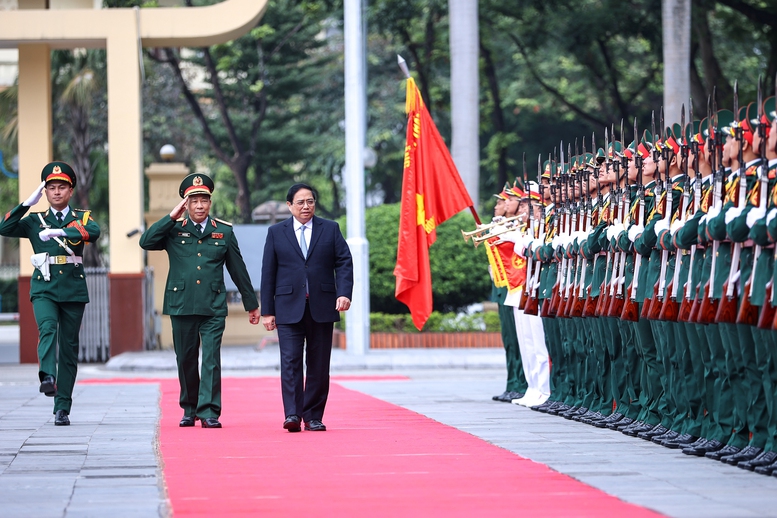 Góp phần bổ sung, hoàn thiện lý luận quốc phòng và thực hiện đột phá trong đào tạo đội ngũ cán bộ- Ảnh 1.