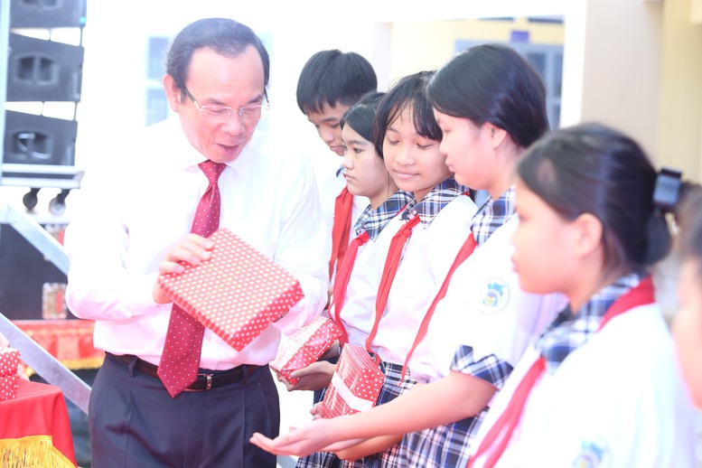 Khánh thành trường học mang tên Anh hùng Lực lượng vũ trang Nguyễn Thị Bé- Ảnh 2.