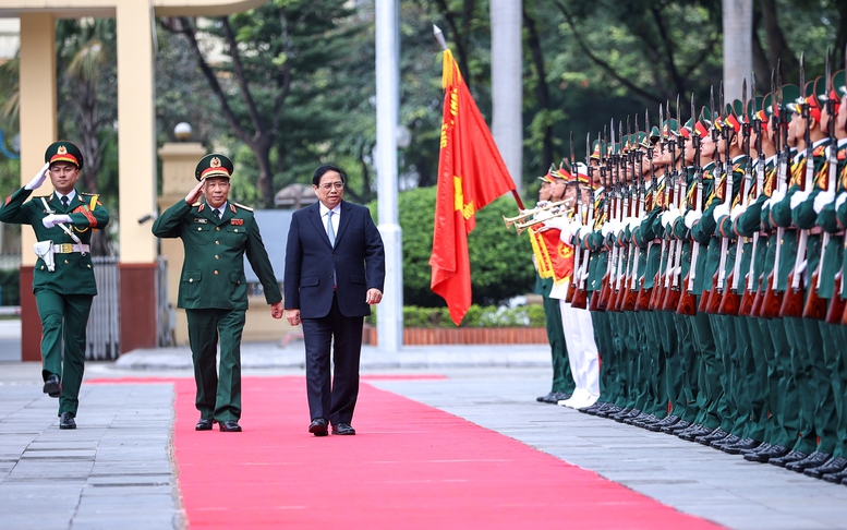 Thủ tướng thăm, làm việc với Học viện Quốc phòng