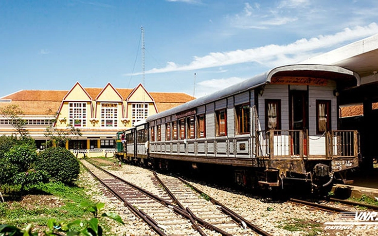 Đường sắt tăng tàu du lịch Đà Lạt - Trại Mát dịp Tết