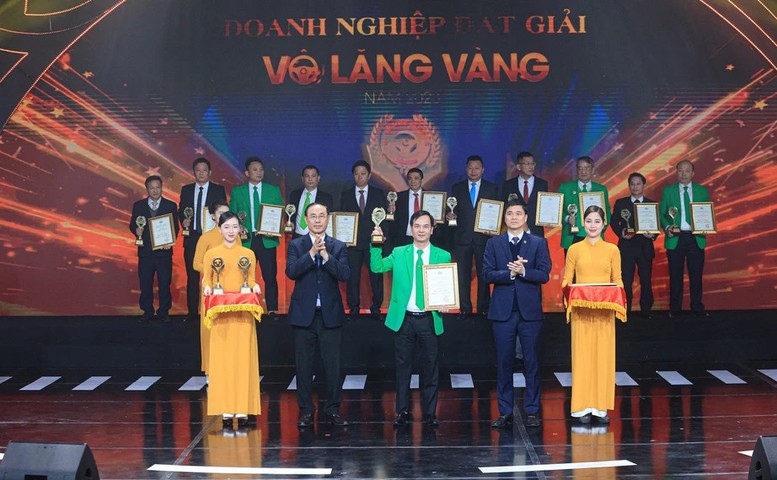 Vô lăng vàng 2023: Tôn vinh tài xế lái xe an toàn, hào hiệp- Ảnh 1.