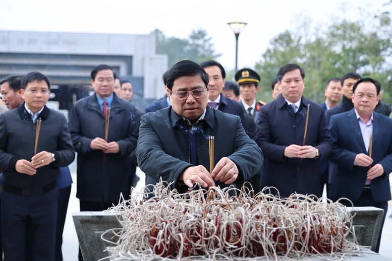 Thủ tướng Phạm Minh Chính tuyên bố khánh thành 4 dự án giao thông quan trọng- Ảnh 12.