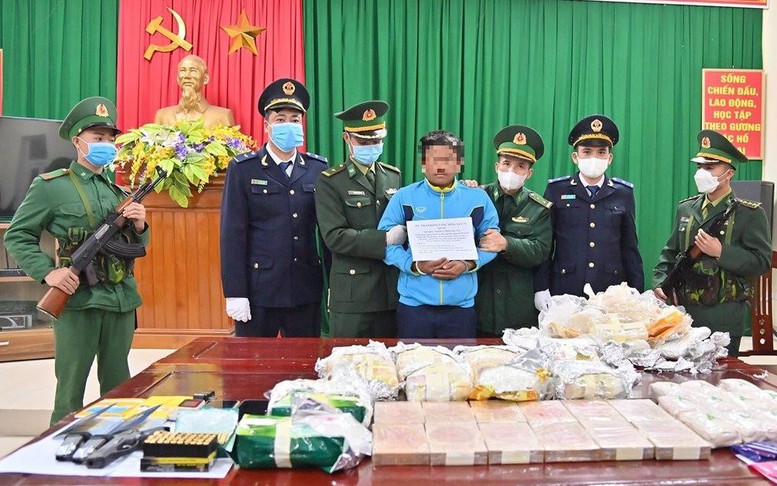 Hải quan Thanh Hóa phối hợp bắt giữ đối tượng người Lào vận chuyển hơn 21 kg ma túy