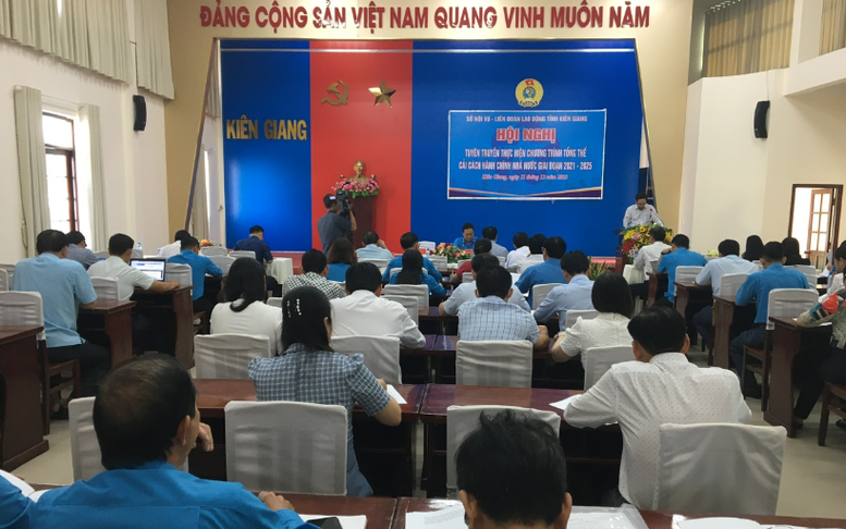 Công đoàn Viên chức Kiên Giang vận động cán bộ, đoàn viên tham gia đẩy mạnh CCHC