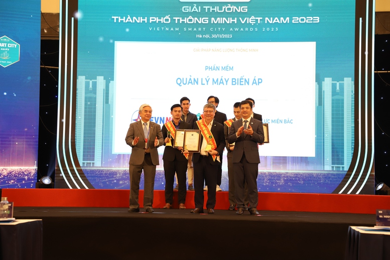 EVNNPC nhận giải thưởng thành phố thông minh Việt Nam 2023- Ảnh 1.