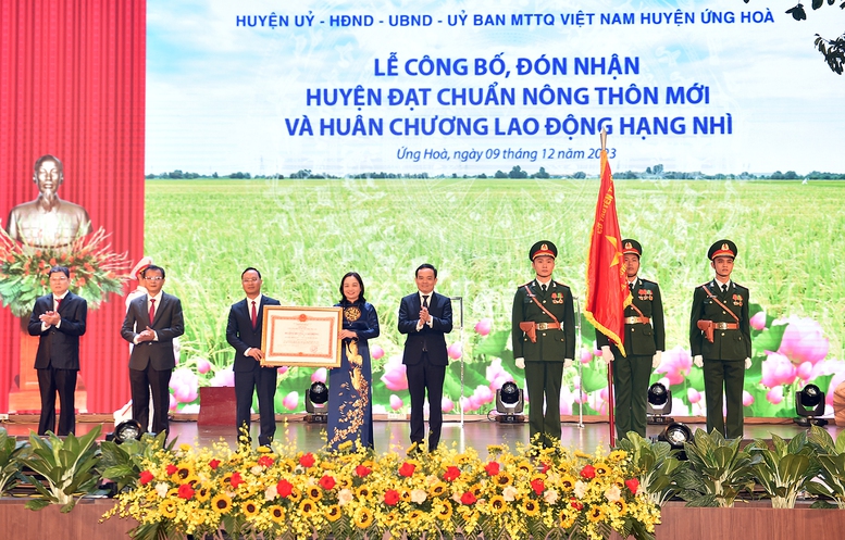 Huyện Ứng Hòa đạt chuẩn nông thôn mới, đón Huân chương Lao động hạng Nhì- Ảnh 2.