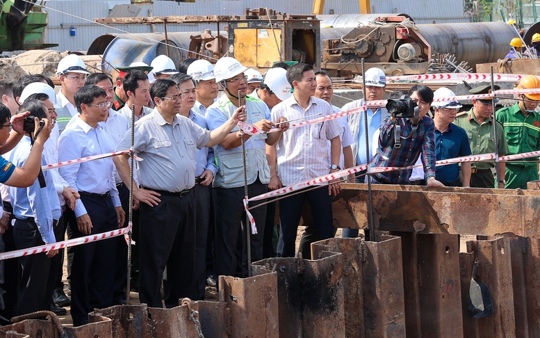 Thủ tướng chấn chỉnh khâu GPMB, đôn đốc dự án cầu Rạch Miễu 2 và khảo sát tuyến đường ven biển Bến Tre