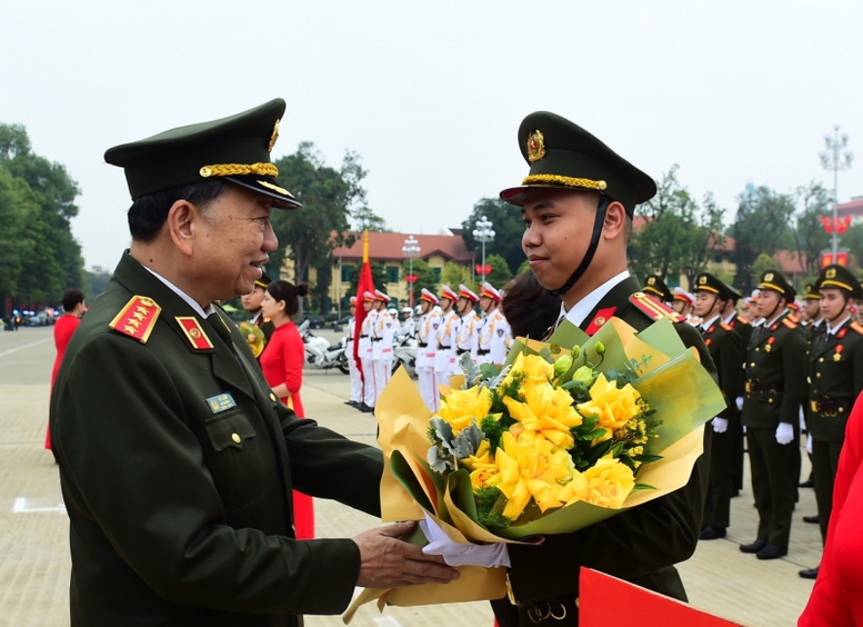 Luôn xứng đáng là “lá chắn thép vững chắc bảo vệ Đảng, bảo vệ lãnh tụ” - Ảnh 1.