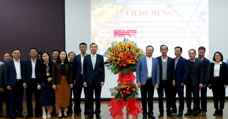 Chủ tịch UBND TP. Đà Nẵng đôn đốc công việc ngay sau kỳ nghỉ Tết - Ảnh 1.