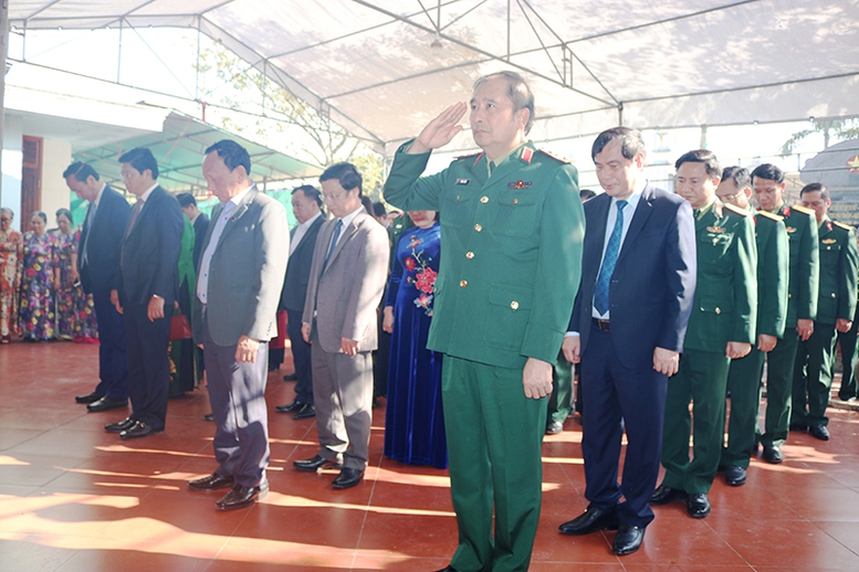 Quảng Bình: Dâng hương kỷ niệm 100 năm ngày sinh Trung tướng Đồng Sỹ Nguyên - Ảnh 1.