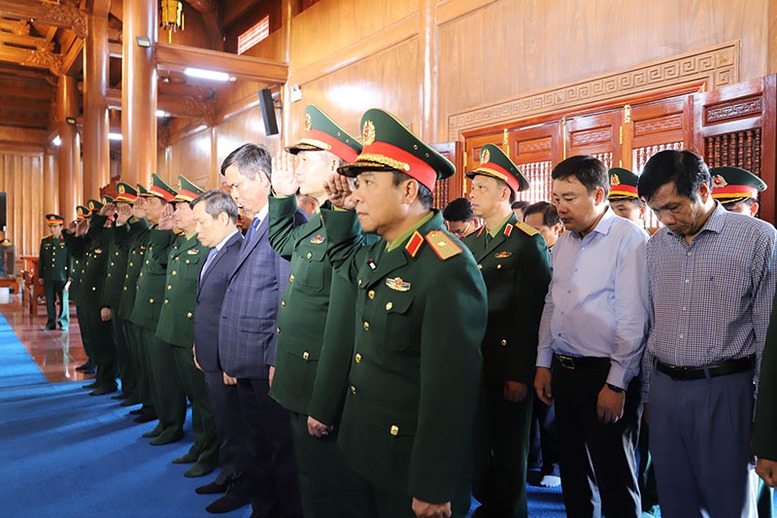 Quảng Bình: Dâng hương kỷ niệm 100 năm ngày sinh Trung tướng Đồng Sỹ Nguyên - Ảnh 2.