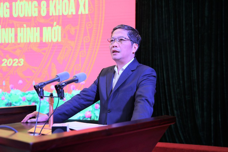 Lào Cai phát triển kinh tế gắn với bảo đảm an ninh quốc phòng - Ảnh 1.