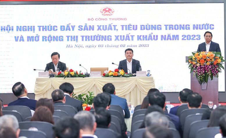 Thủ tướng: Thúc đẩy sản xuất, tiêu dùng trong nước và mở rộng thị trường xuất khẩu; tự cường, tự chủ trong lĩnh vực công nghiệp - Ảnh 6.