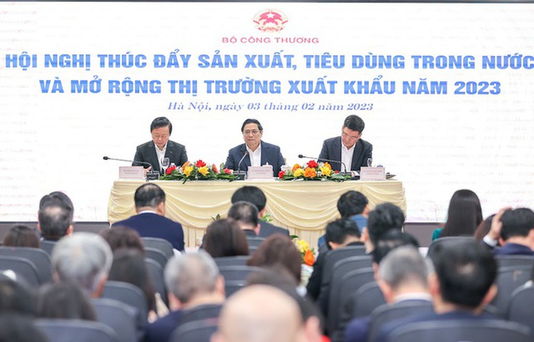 Thủ tướng Chính phủ chủ trì Hội nghị thúc đẩy sản xuất, tiêu dùng trong nước và mở rộng thị trường xuất khẩu - Ảnh 2.